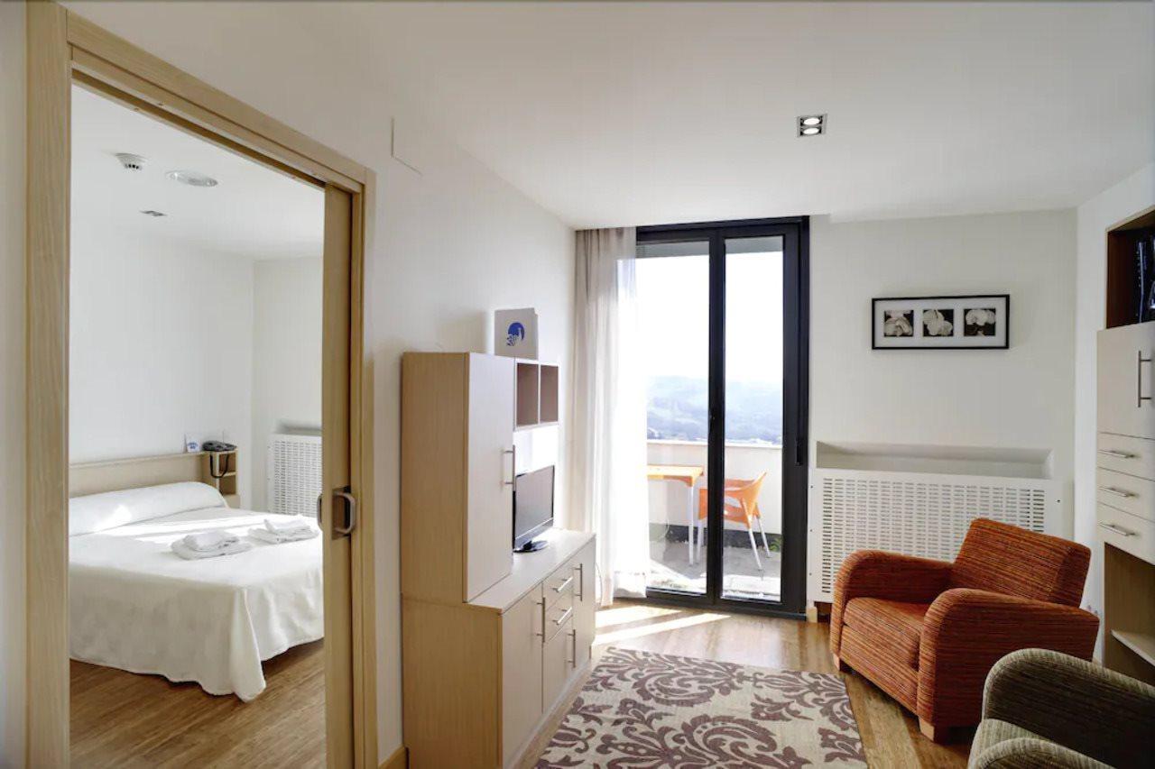 Aparthotel Ovida Oviede Extérieur photo