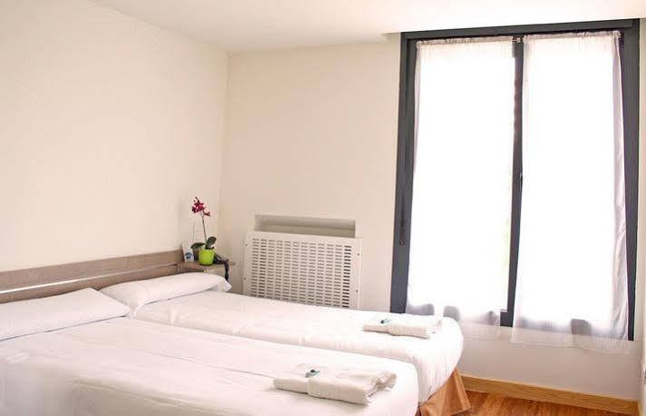 Aparthotel Ovida Oviede Extérieur photo